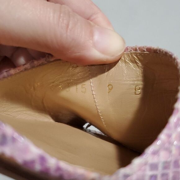 Stuart Weitzman Y2K Pink Iridescent Snakeskin Leather Sandals Size 9 - Picture 9 of 14